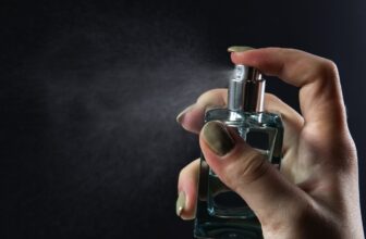 Najlepsze perfumy na randkę – zapachy, które oczarują Twoją drugą połówkę
