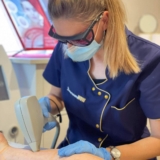 Depilacja laserowa LightSheer®. Dlaczego warto z niej skorzystać?